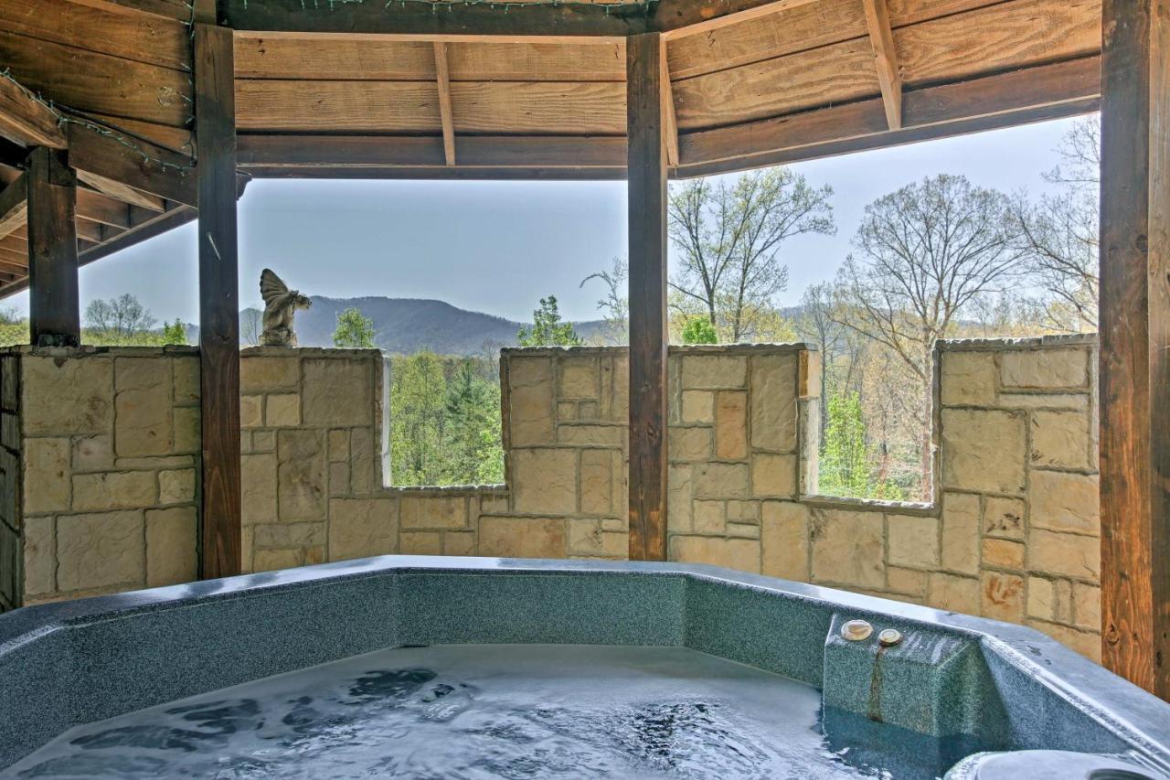 Unique Murphy Retreat With Hot Tub, Pond And Waterfall Kültér fotó